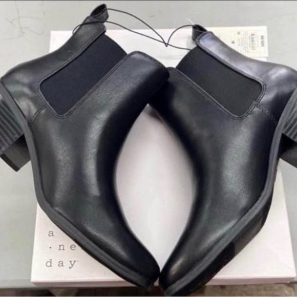 a new day Shoes - a new day Black Chelsea Ankle Booties Size 9.5